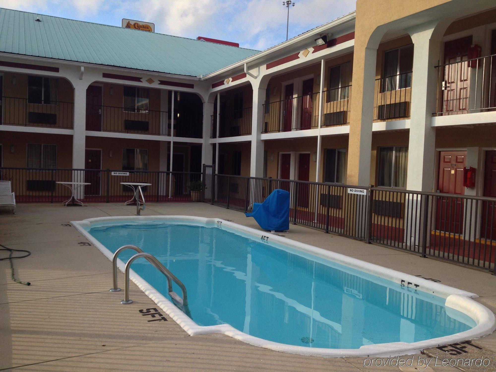 Motel Red Roof Crossville